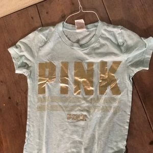 A blue “pink” top